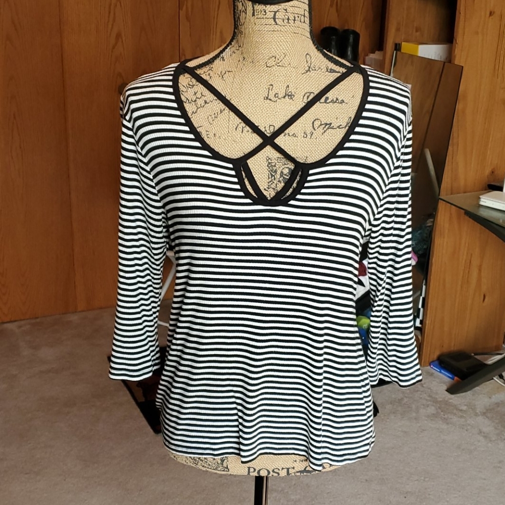 Daytrip black/white striped top size Large